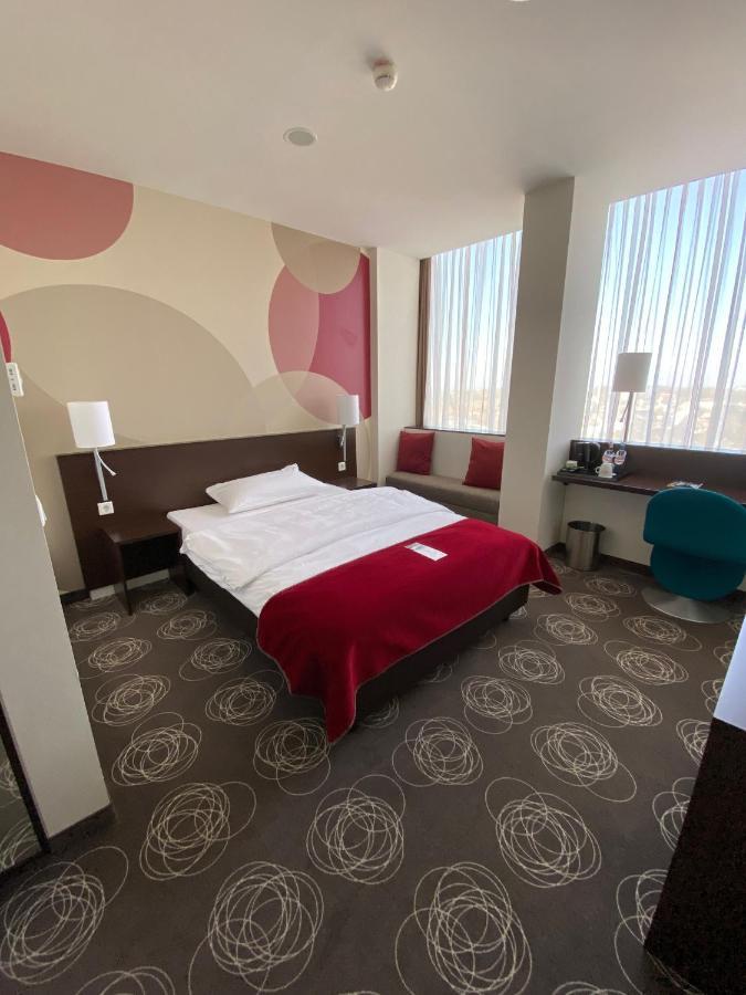Webers - Das Hotel Im Ruhrturm Essen Extérieur photo
