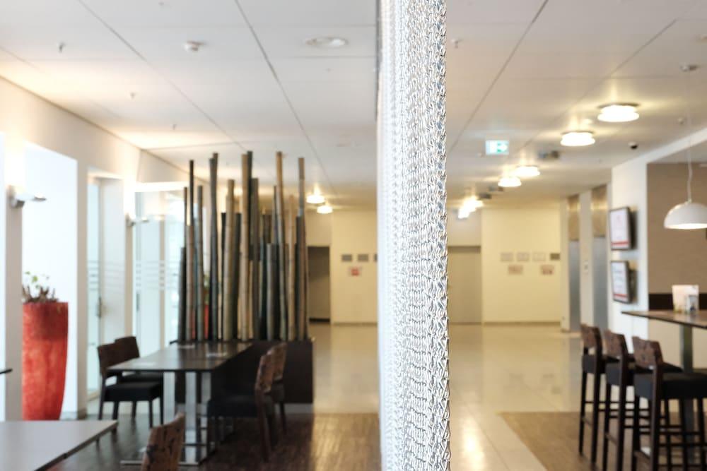 Webers - Das Hotel Im Ruhrturm Essen Extérieur photo