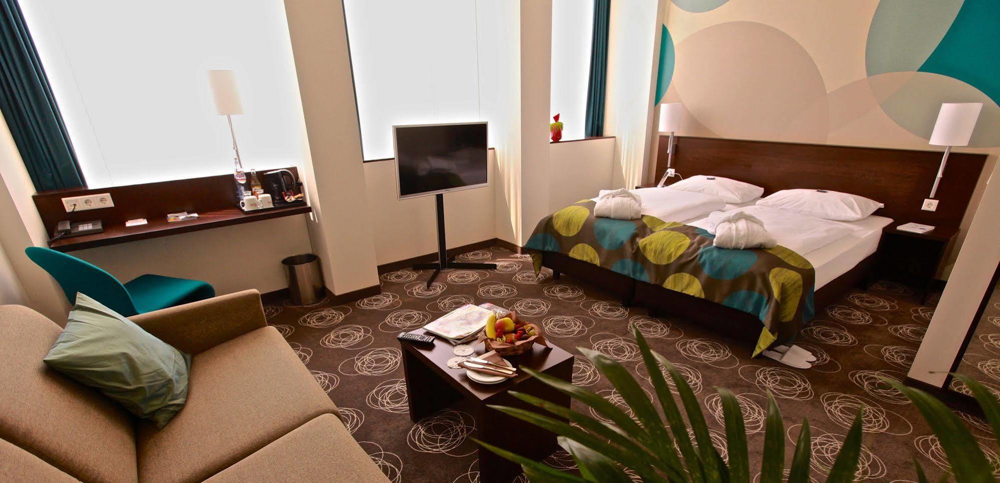 Webers - Das Hotel Im Ruhrturm Essen Extérieur photo