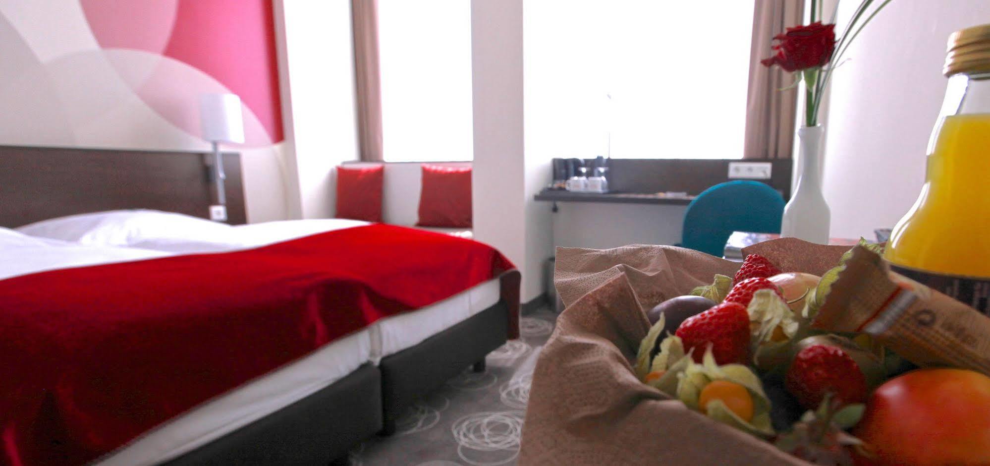Webers - Das Hotel Im Ruhrturm Essen Extérieur photo